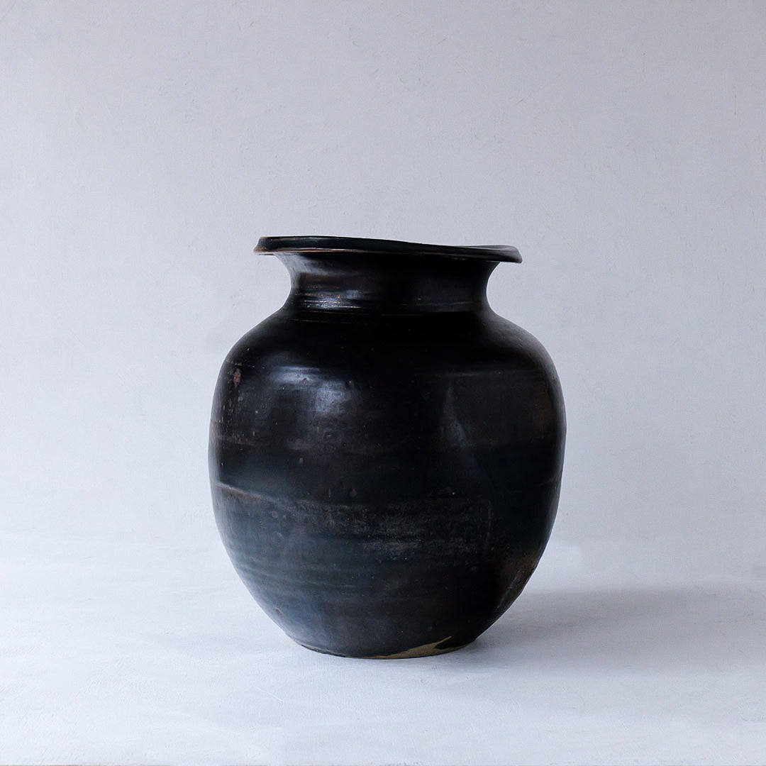 ●24-TY-32 Yohen Black Karatsu Jar