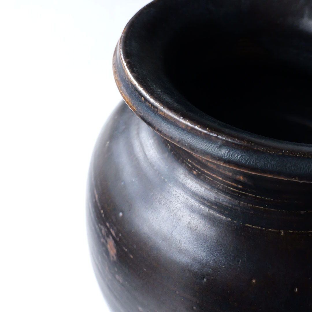 ●24-TY-32 Yohen Black Karatsu Jar