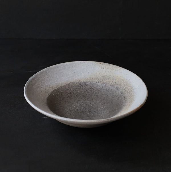 ●24-GN 35 Melted Finish Charcoal 21cm Rimmed Bowl