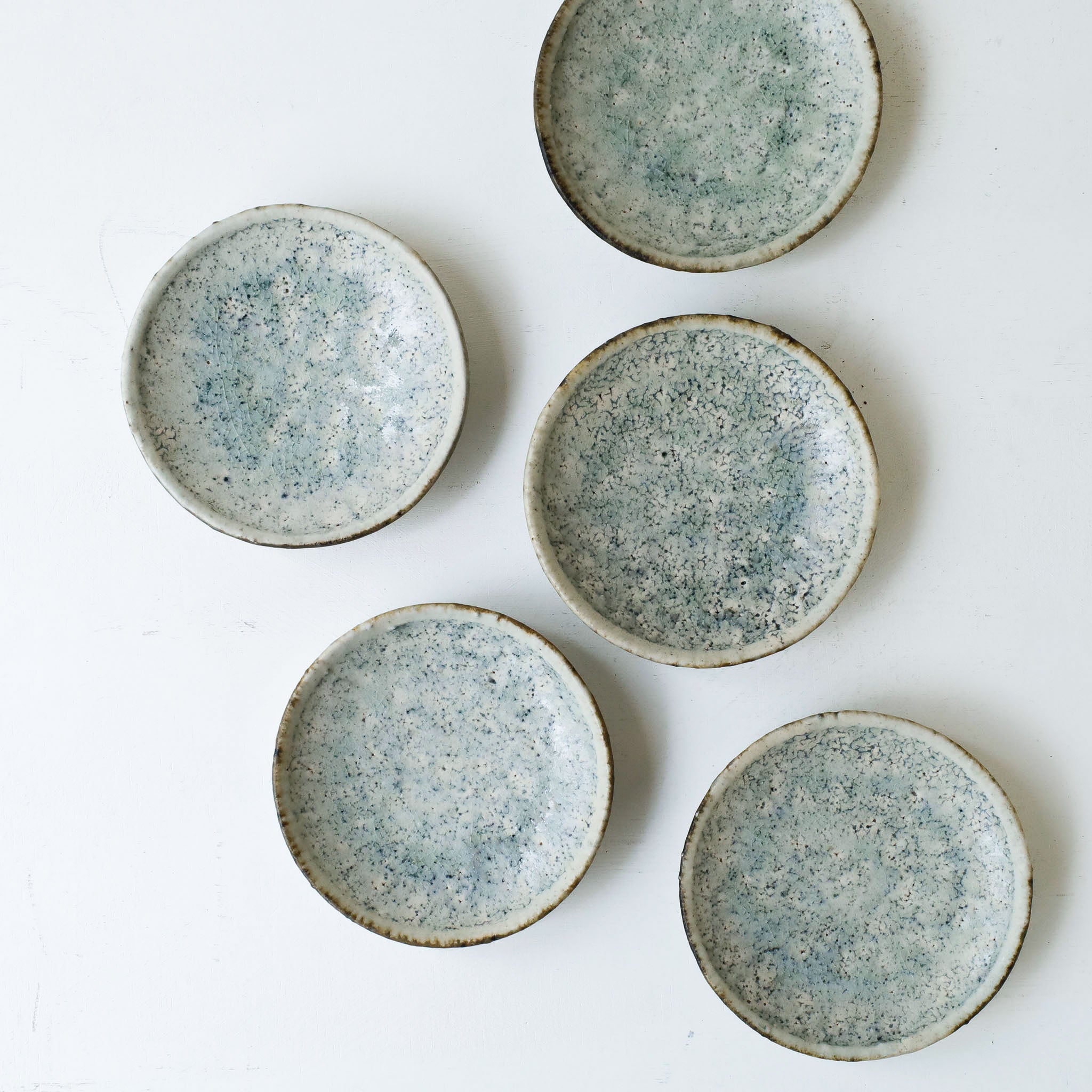 ○26-NT-39 灰粉引 豆皿 (φ100)