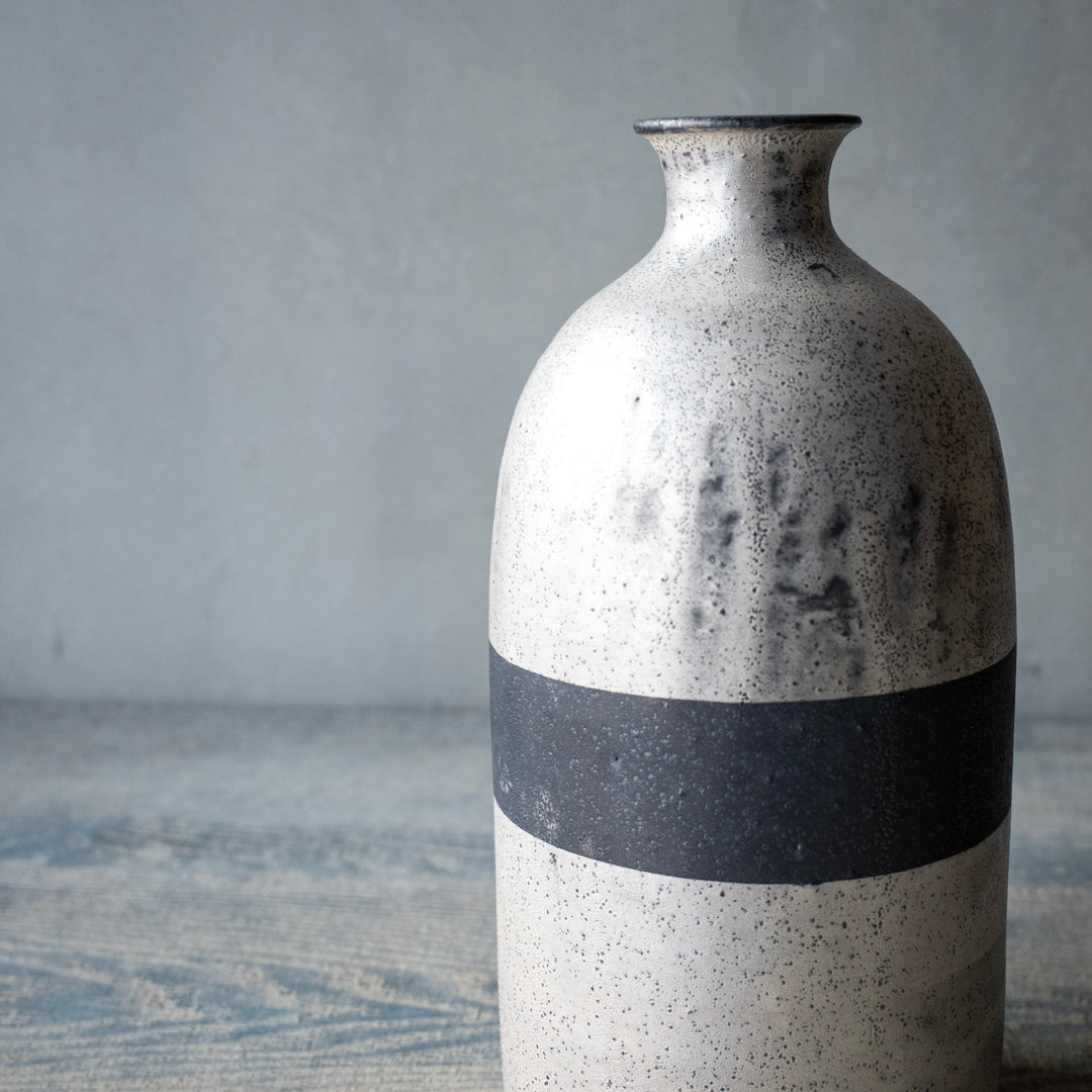 ●25-AF-40 花器（ボトル小） 銀 B