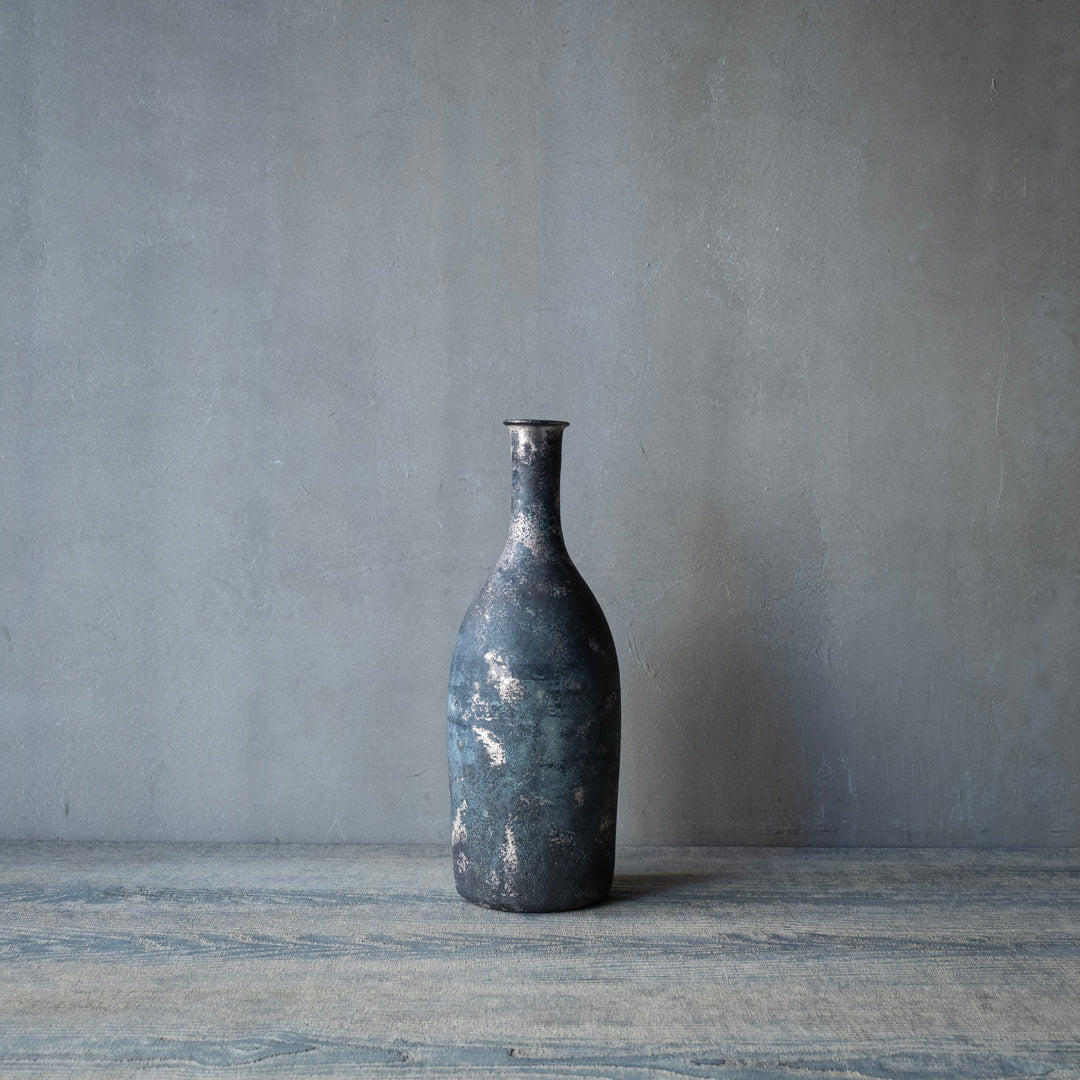 ●25-AF-41 花器（ボトル大）黒・ 銀 A