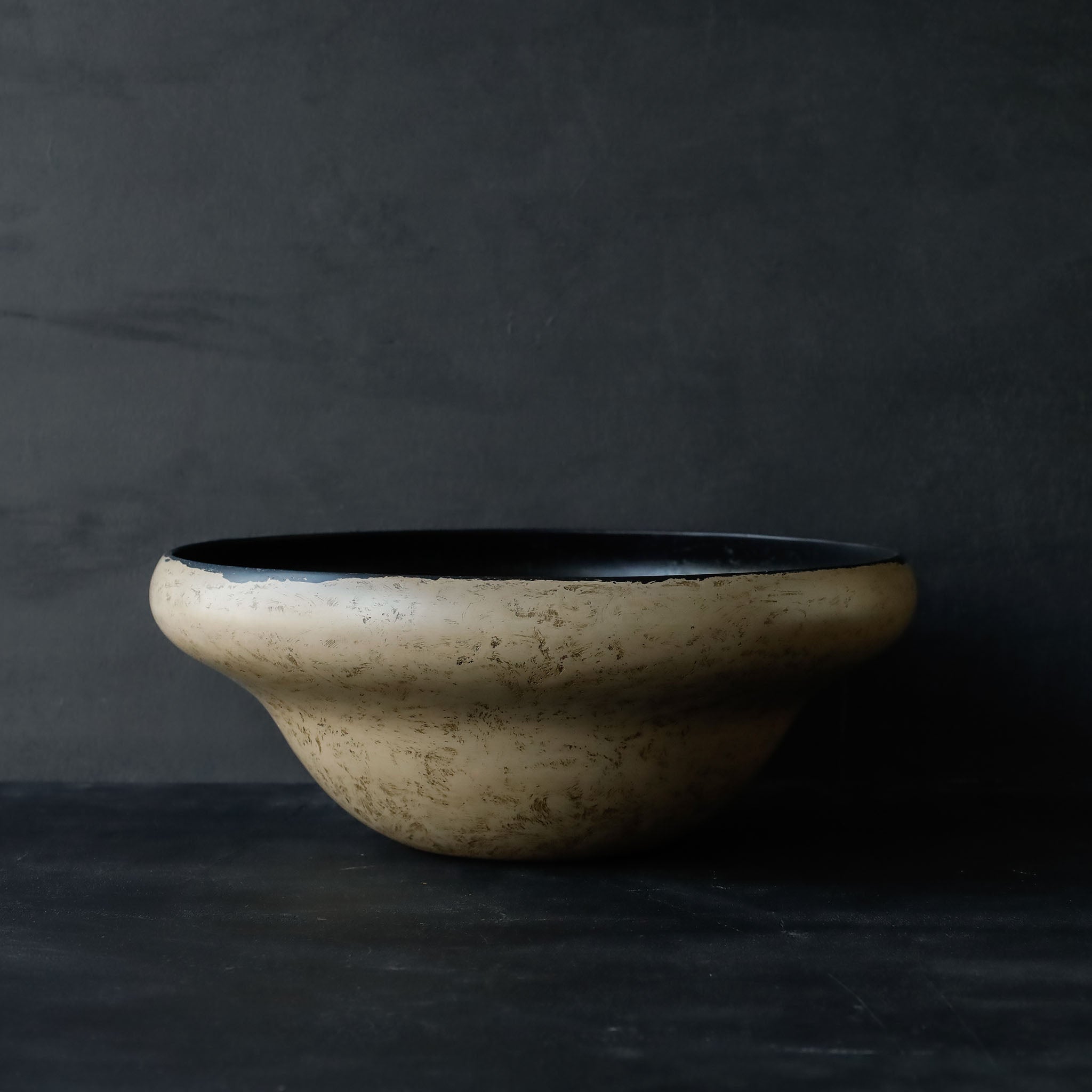 26-AS-42  Hachi (Large Bowl) – White and Black
