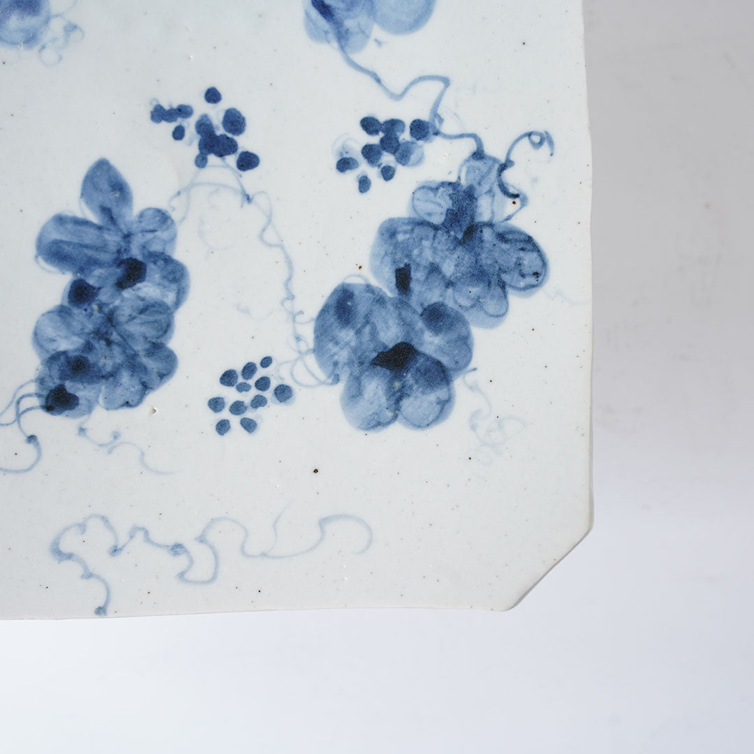 23-5 Shingo Oka Square Comport Plate with Angled Corners (Blue Underglaze with Wild Grape Patterns)