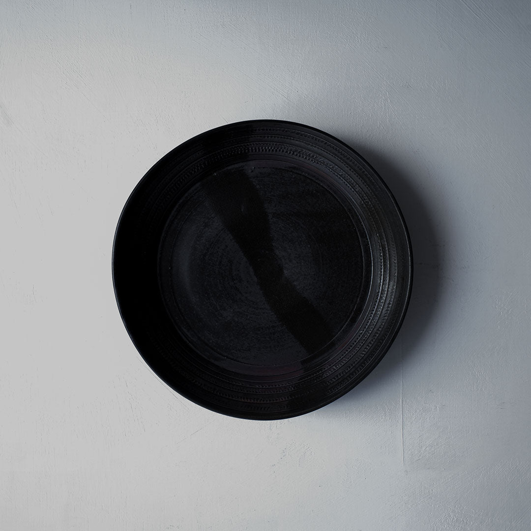 ●25-YT50 Black Karatsu Plate