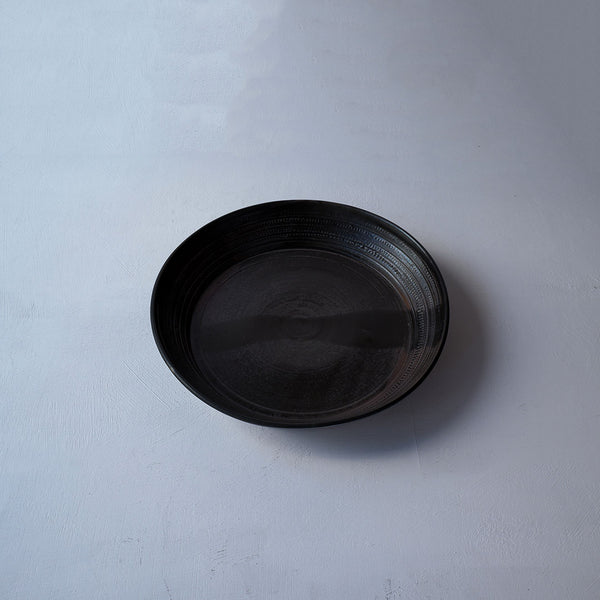 ●25-YT50 Black Karatsu Plate