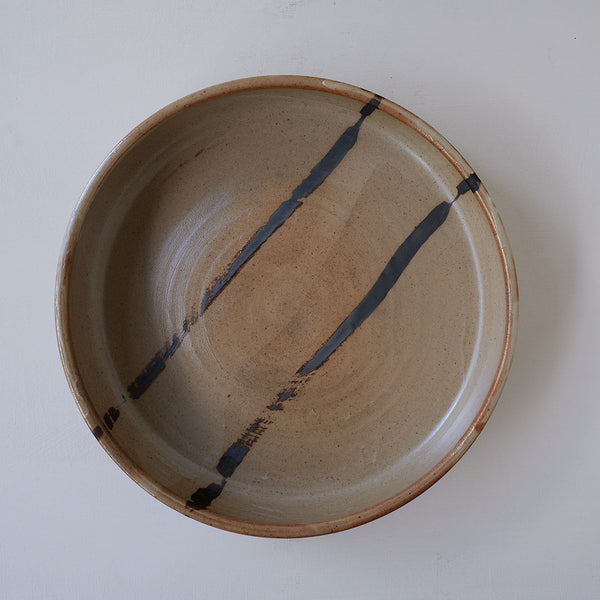●25-YT69 Black Karatsu Plate