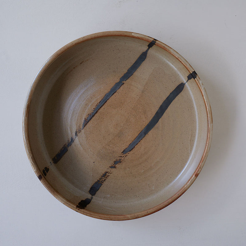 ●25-YT69 Black Karatsu Plate