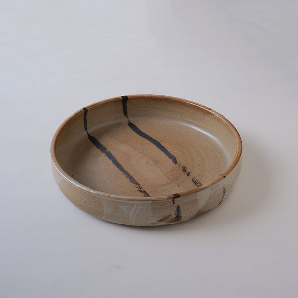 ●25-YT69 Black Karatsu Plate