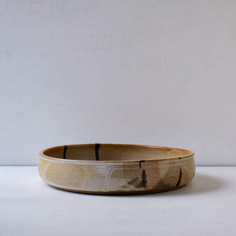 ●25-YT69 Black Karatsu Plate