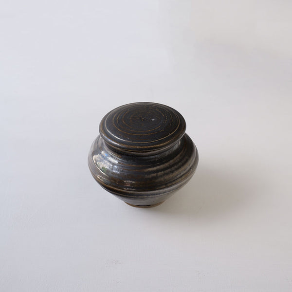 ●25-YT70 Black Karatsu Jar