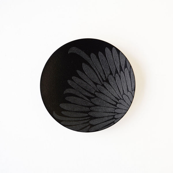赤木明登さん作　天廣皿6.5寸黒桐 赤木明登 摩利蒔絵皿6,5寸 黒菊 – 雨晴/AMAHARE