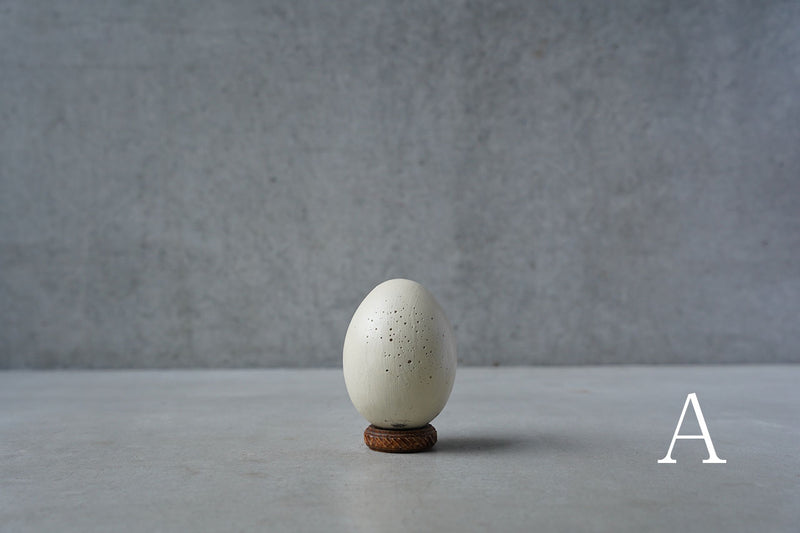 ●24-NM 30 Norihisa Mizuta / egg object (Low pedestal)