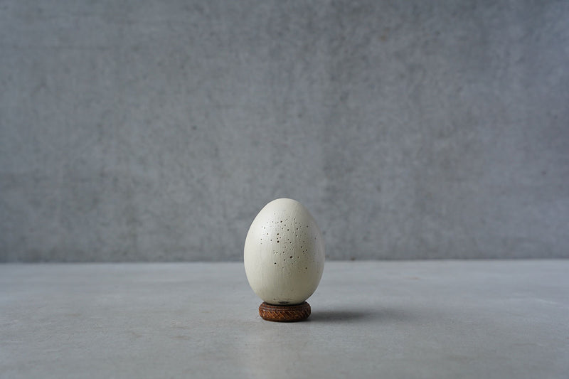 ●24-NM 30 Norihisa Mizuta / egg object (Low pedestal)