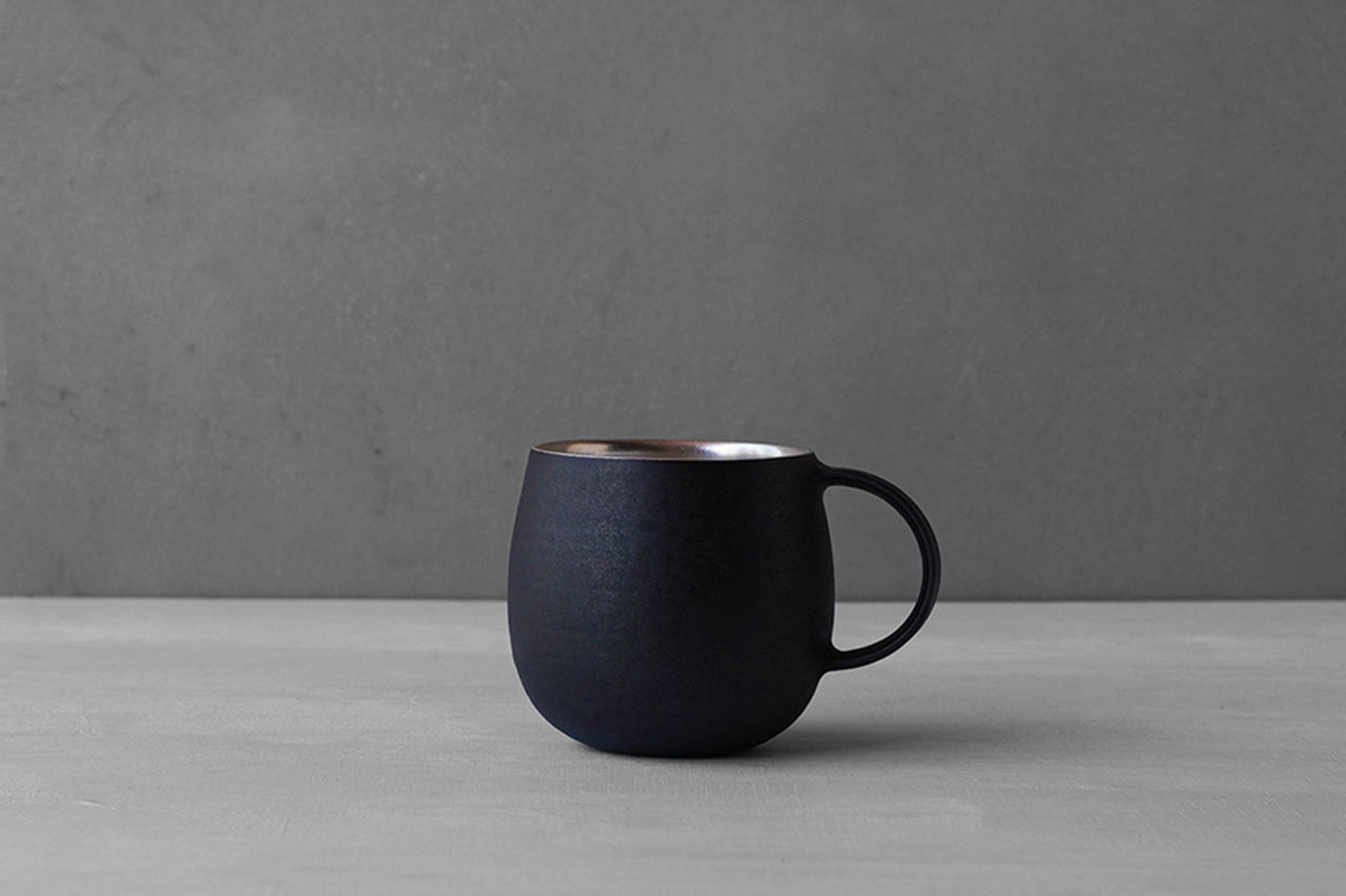 Tatsuya Hattori  Black Silver Glaze Egg Mug