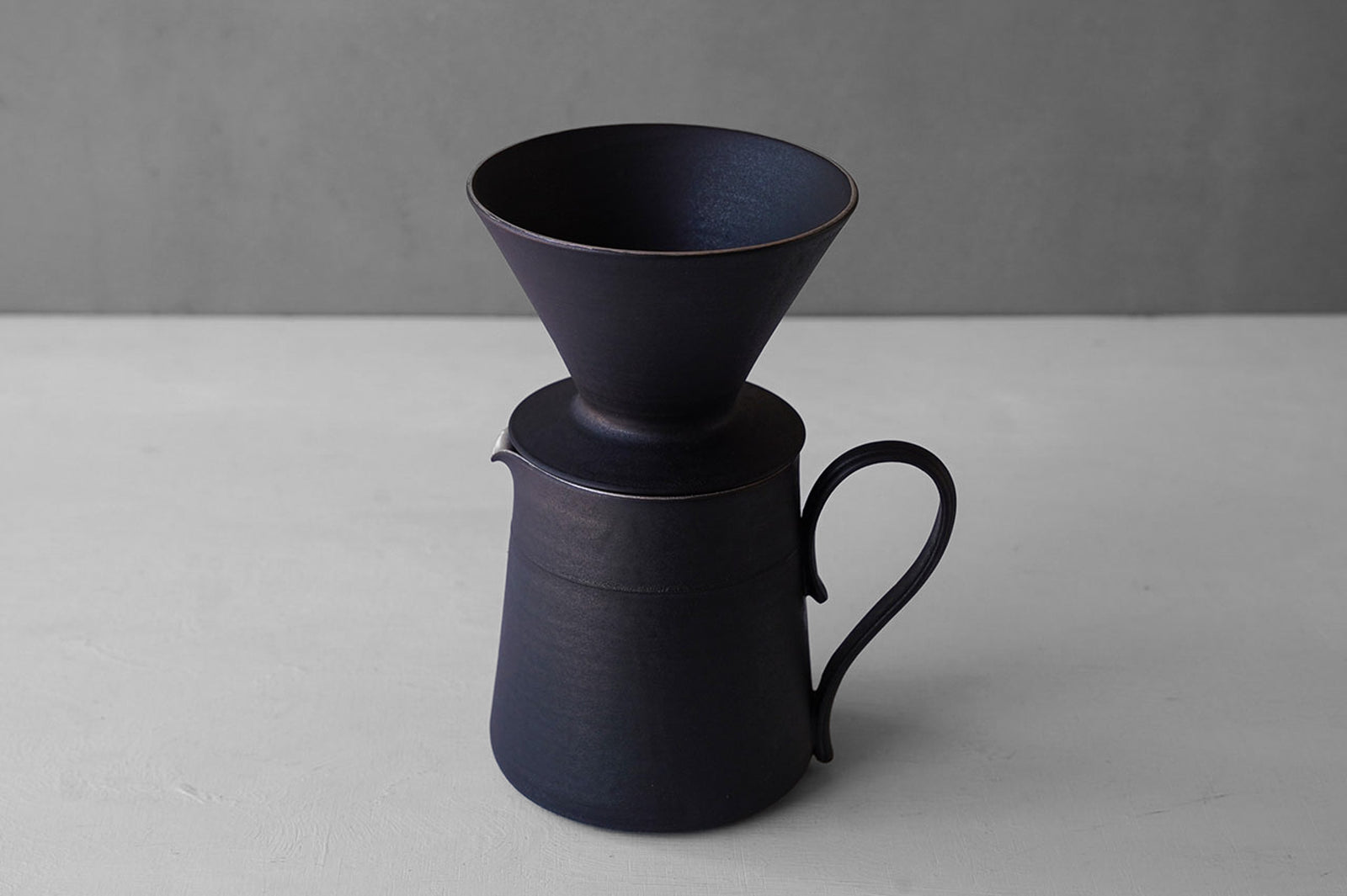 新品未使用　服部竜也　ペリカンピッチャー　黒釉　作家　ポット　器　紅茶　珈琲 服部竜也さんの作品「ペリカンジャグ」「ペリカンポット」のご紹介です