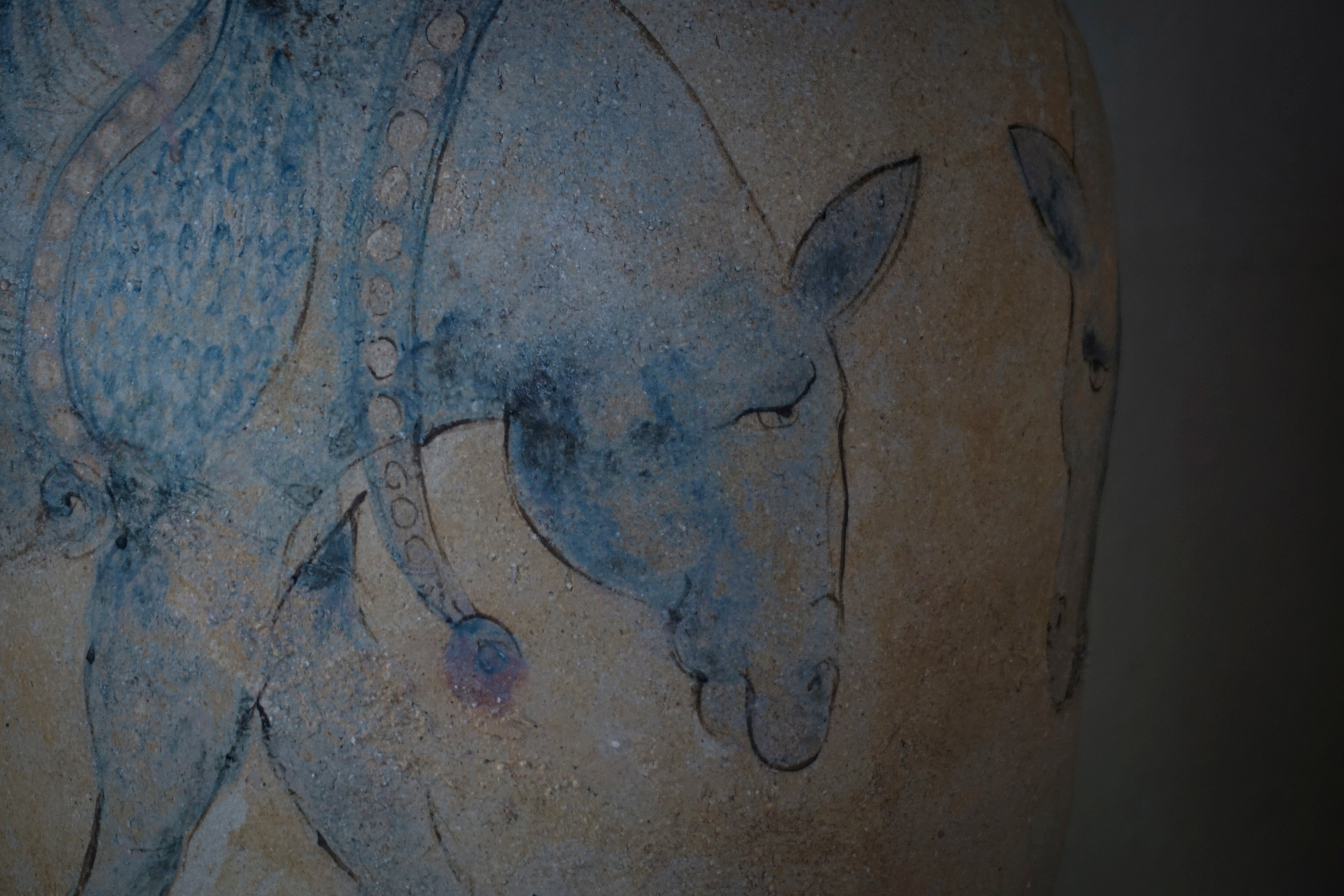●25-IM31 Large Painted Grayware Jar – Pegasus