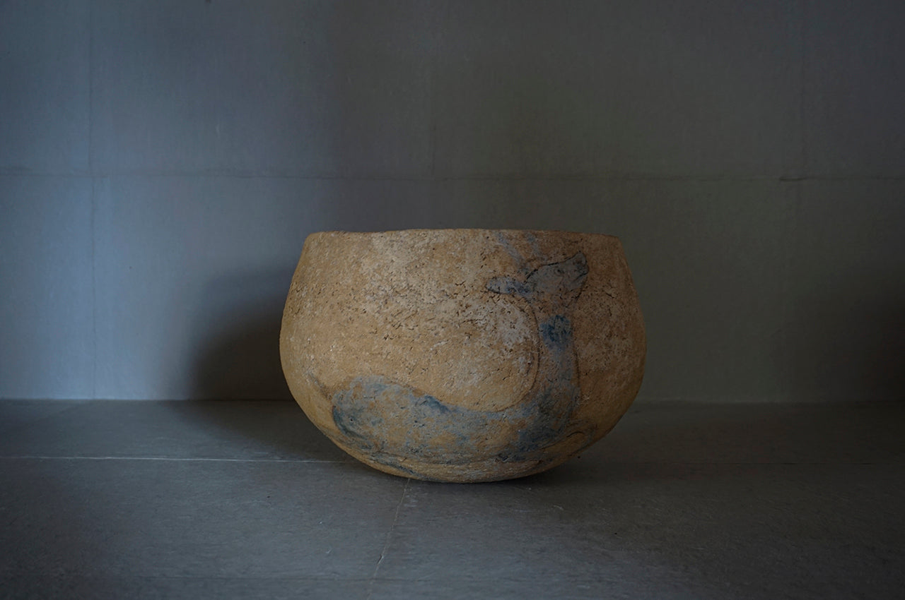 ●25-IM60 灰陶加彩壺(鹿文)