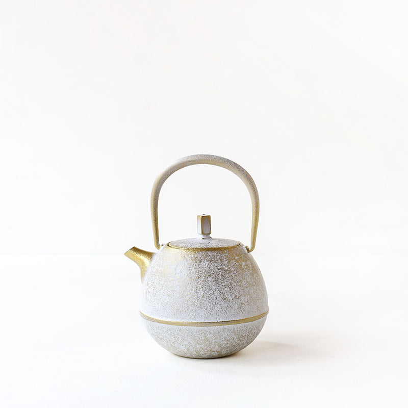 Kukan Chuzo / Egg Cast Iron Teapot S champagne (platinum gold color)