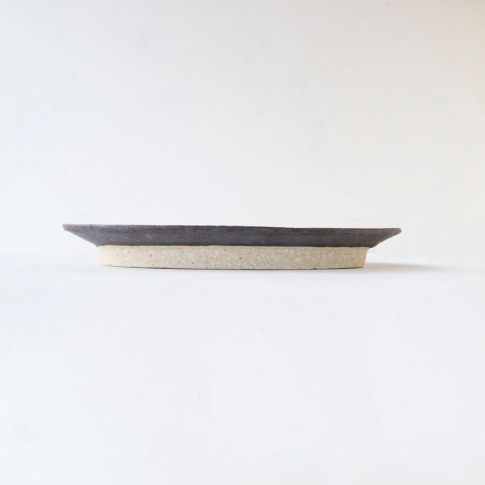 宮城陶器 オーバル皿 大 黒釉 – 雨晴/AMAHARE