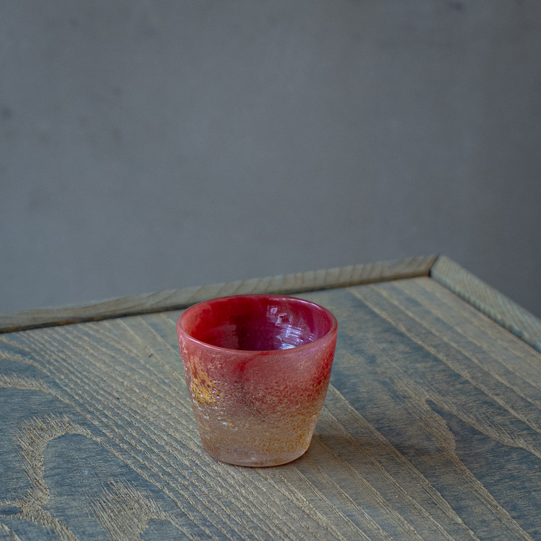 ●25-t16 scavo ぐい呑み red B