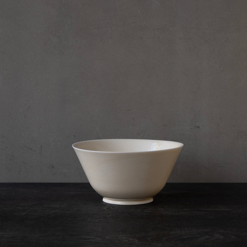 ●25-YM-83 Light beige Celadon Bowl M