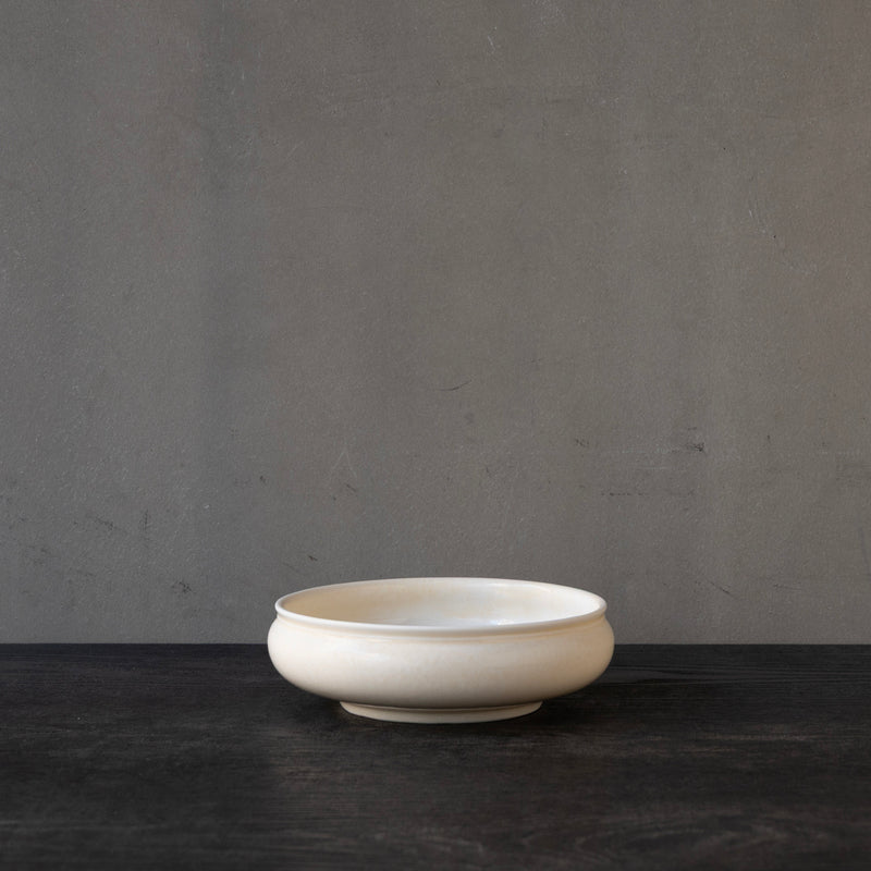 ●25-YM-86 Light beige Celadon Flat Bowl