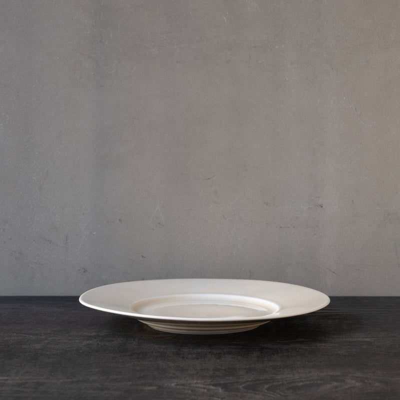 ●25-YM-87 Light beige Celadon Plate