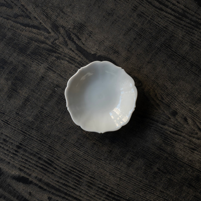 ●25-YM-41 White Porcelain Saucer