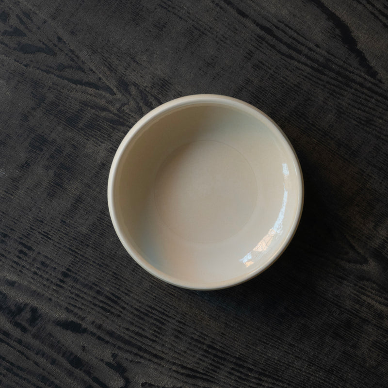●25-YM-86 Light beige Celadon Flat Bowl