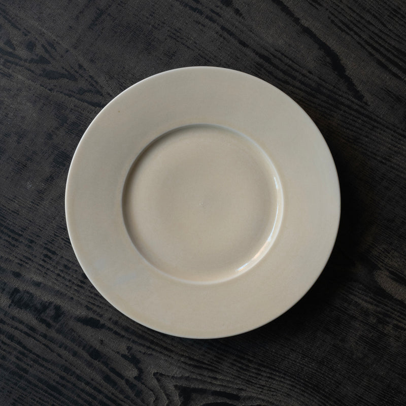 ●25-YM-87 Light beige Celadon Plate