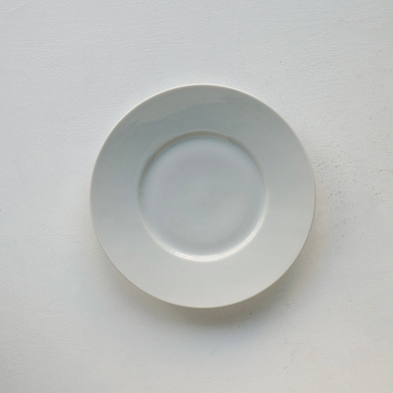 ●25-YM-28 White Porcelain Plate