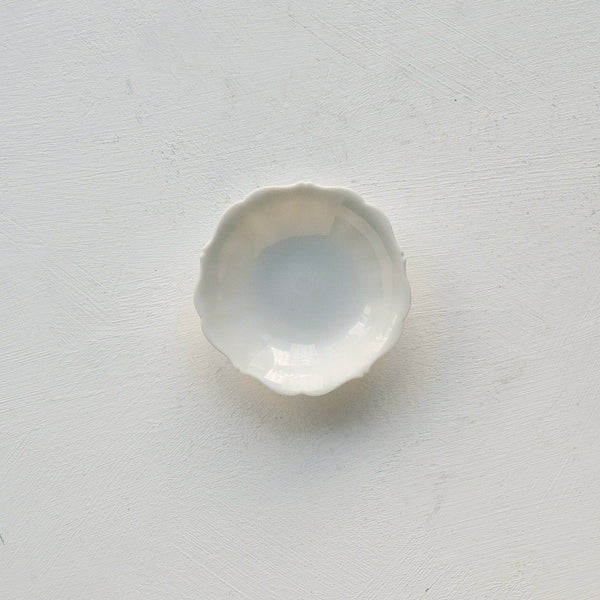 ●25-YM-41 White Porcelain Saucer