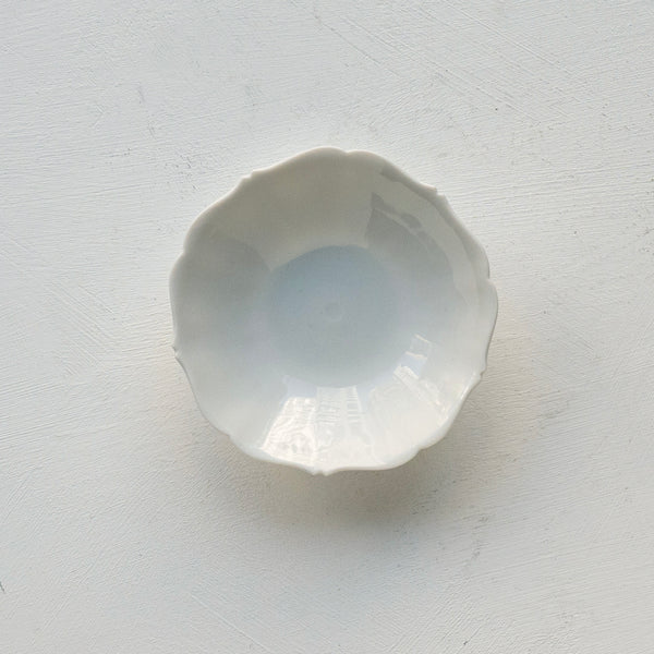 ●25-YM-43 White Porcelain Saucer