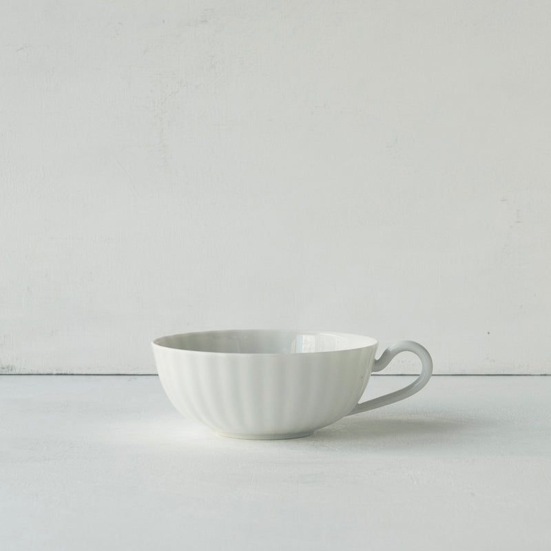 ●25-YM-37 White Porcelain Tea Cup