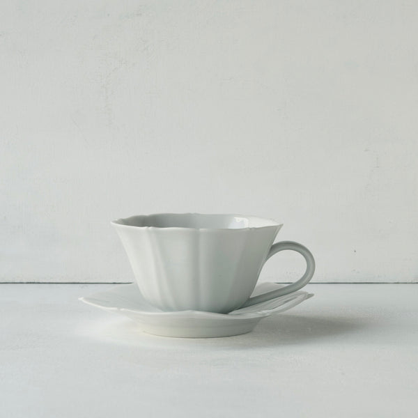 ●25-YM-44 White Porcelain Tea Cup L
