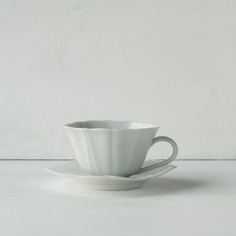 ●25-YM-44 White Porcelain Tea Cup L