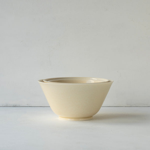 ●25-YM-83 Light beige Celadon Bowl M
