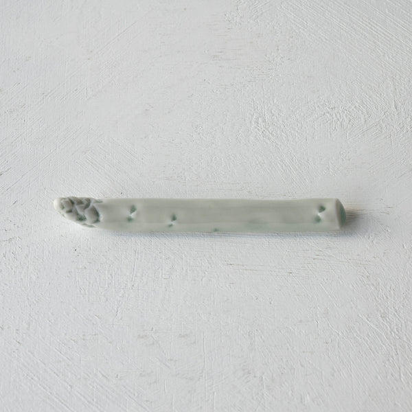 ●25-YM-69 Celadon Cutlery Rest (Asparagus)
