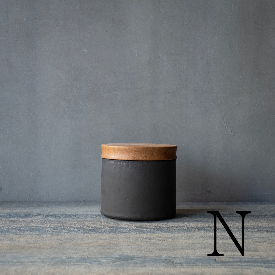 ●25-AF-60 蓋物（木製蓋）黒