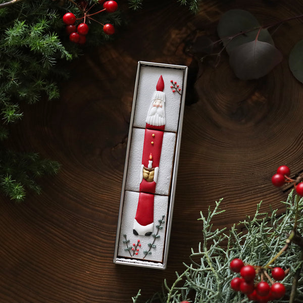 とんがりサンタ　クッキー缶　2025