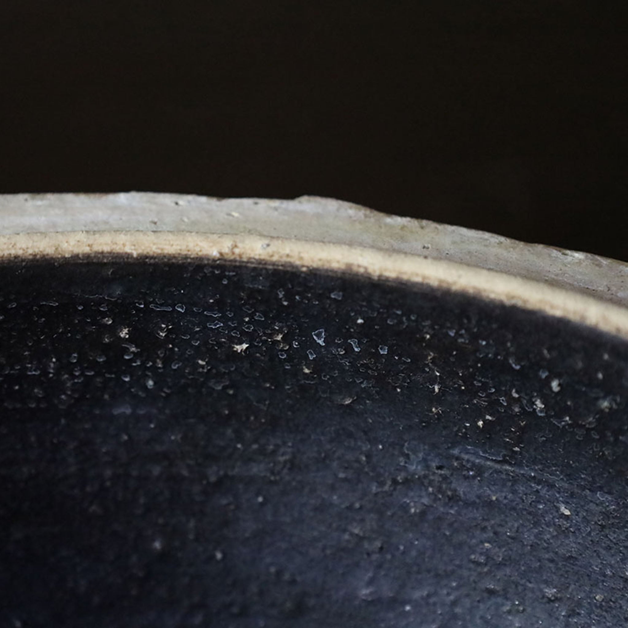 Toubou Makiya Ryumon Gousu (Large Lidded Vessel with Dragon Scale Pattern)