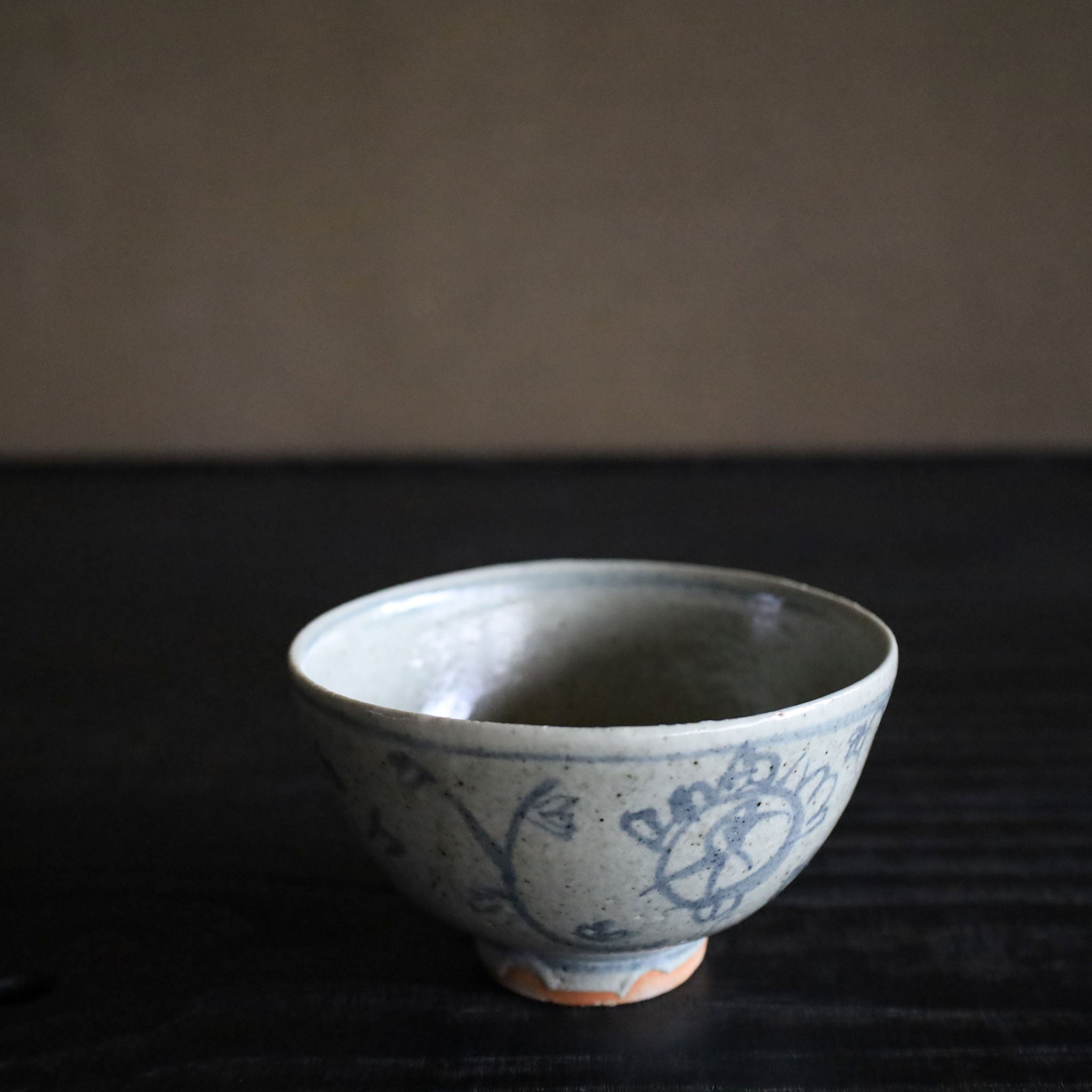 ○24-TO-67岡晋吾 青瓷染付茶碗
