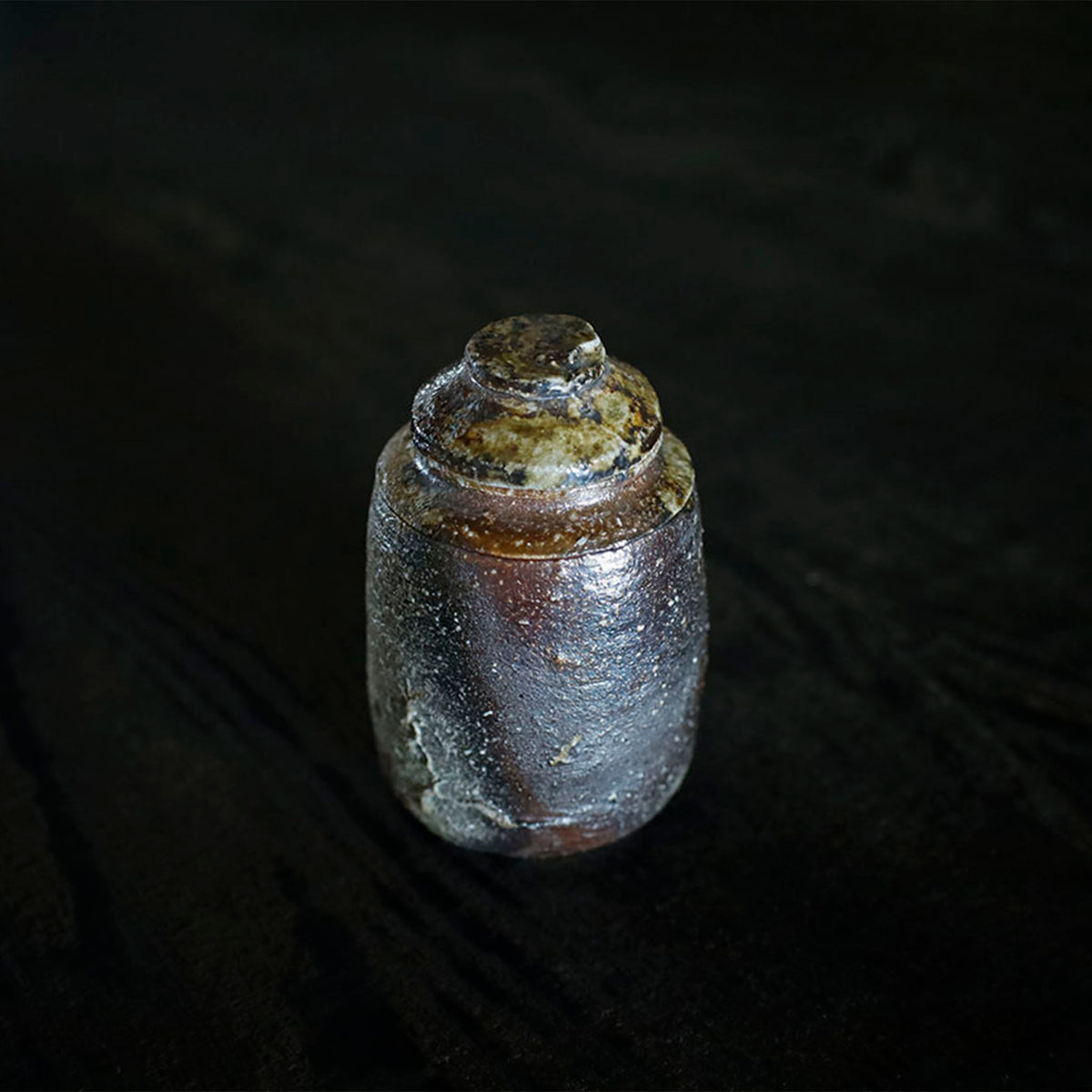 Shiro Shimizu / Higashi-Omi Tsuchiyakishime Chaire C (Tea Caddy made of Higashi-Omi Clay, Unglazed and High-fired)