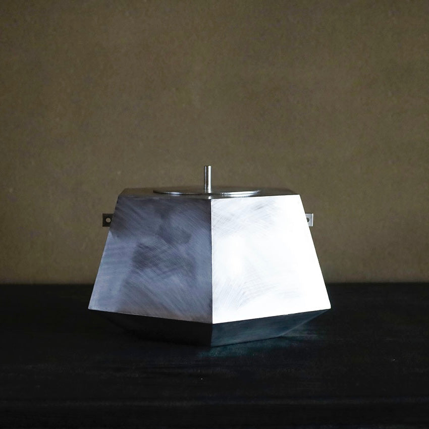 Yuichi Takemata / Rokkaku Chagama / Stainless steel (Hexagonal Tea Kettle in Stainless Steel)
