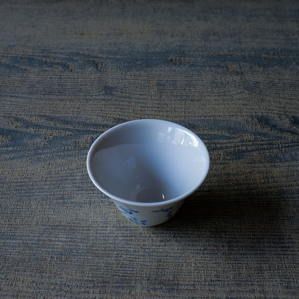 村上雄一 茶杯 染付 – 雨晴/AMAHARE