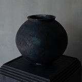 25-10S 寺田鉄平 炭化焼締 新月壷