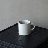 25-10S 安藤由香 マグカップ 筒型