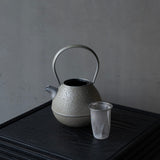 25-10S 空間鋳造 急須 Egg 中 Greige 鎬細工鉉 桐箱入