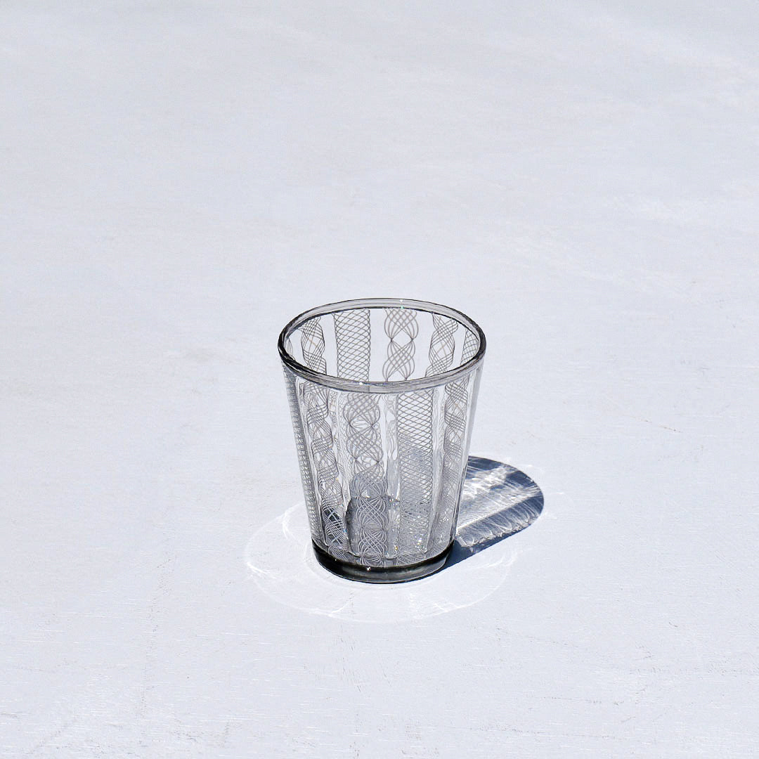 ●25-YT43レースガラスのグラス　薄墨